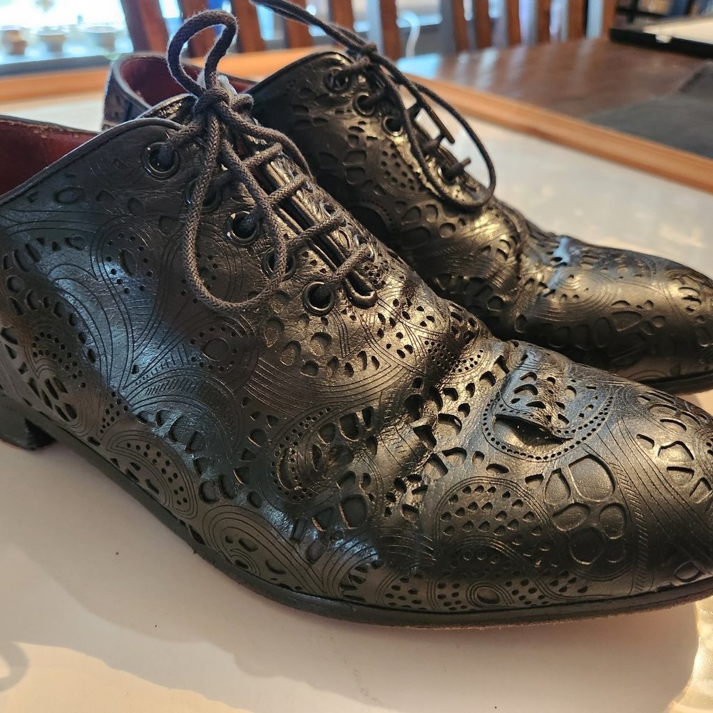 Black Florsheim by Ducky Brown lace look cut-out men's 11